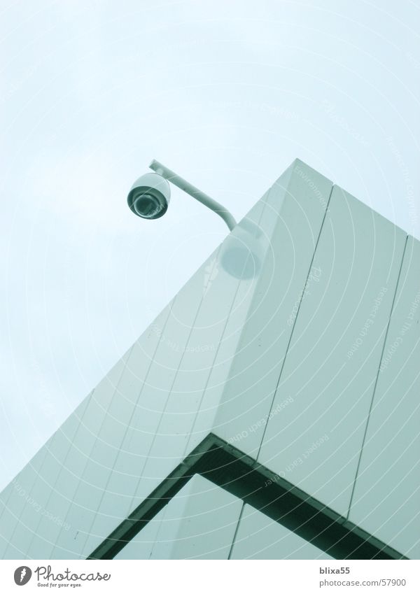 Überwachung Fassade Sicherheit lackiert Sauberkeit flach Detailaufnahme obskur modern sprengel museum hannover Fotokamera camera Absicherung Überwachungsstaat