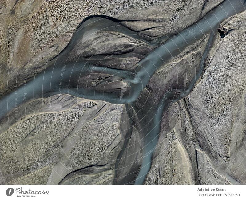 Luftaufnahme von komplizierten, verzweigten Flusskanälen geflochten Kanal Muster Sediment Wasserlauf Natur Geomorphologie Landschaft Erosion Alluvium Geografie