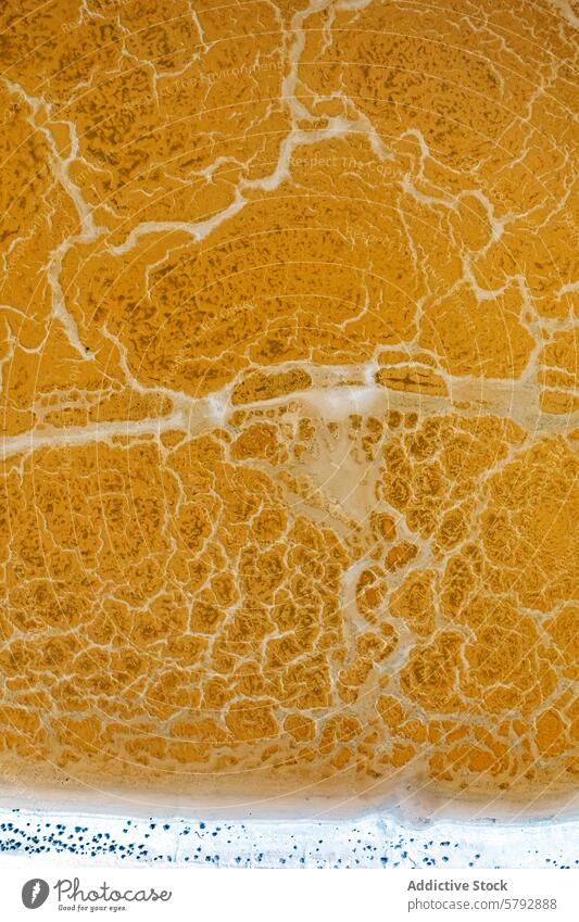 Luftaufnahme der kristallinen Salzlagunen in Toledo Antenne Ansicht Lagune Muster Textur pulsierend Farbe Struktur Overhead Schuss Fotografie natürlich