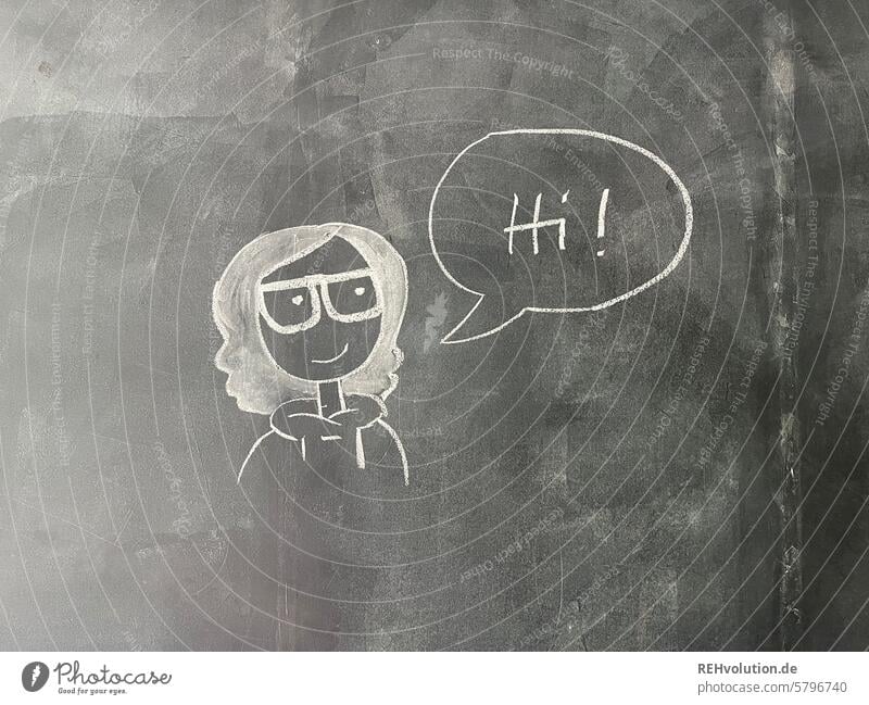 gemalte Figur mit Sprechblase auf einer Tafelwand Kunst Kreativität Kreide Menschlichkeit schwarz Freundlichkeit Zeichnung Schule Begrüßung Hintergrund neutral