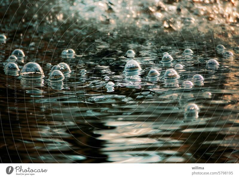 Klangmalerei | Blubber-di-blubb, die Wasserufos kommen! Wasserblasen Wasserblubbern Wasser-Blubbern Wasserbläschen Blasen Bubble Bubbling Geblubber Luftblasen
