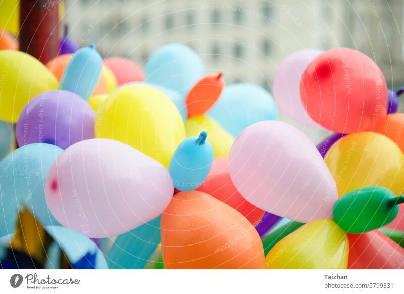 Heller abstrakter Hintergrund von bunten Luftballons Überfluss Jahrestag Geburtstag sorgenfrei Karneval Feier Nahaufnahme Farbbild Konzepte Zusammenarbeit