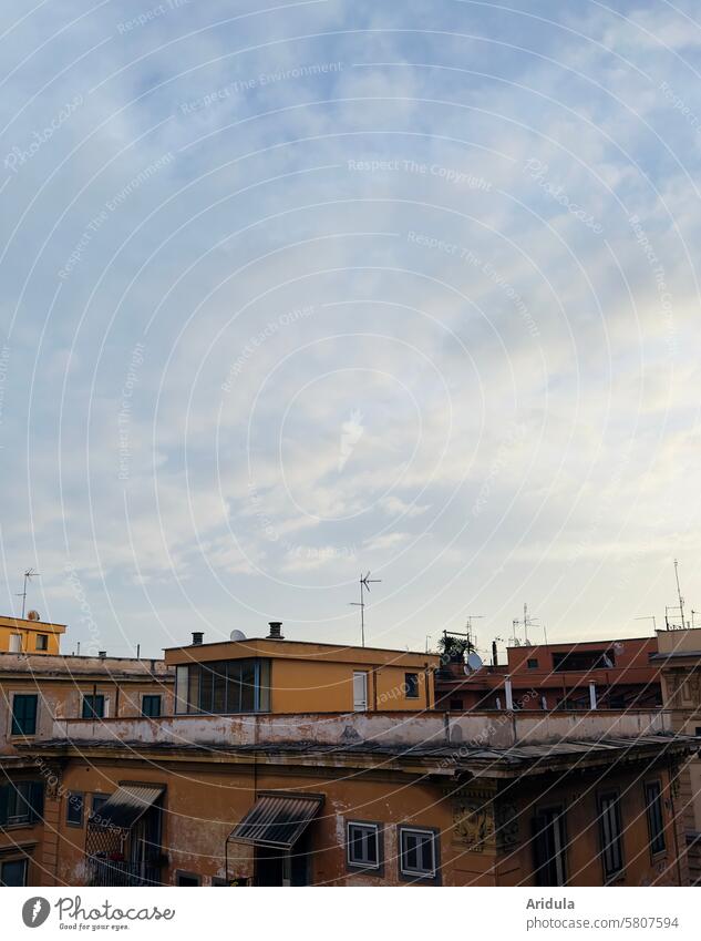 Guten Morgen Rom | Flachdächer mit Wolkenhimmel Stadt Häuser Italien Flachdach mediterran Gebäude Außenaufnahme Haus Großstadt Architektur alt Himmel