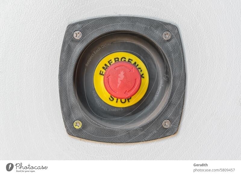 roter Not-Aus-Knopf der elektrischen Einheit Sicherheitsvorkehrungen Alarm wach Vorrichtung abwenden. Bremse Schaltfläche Desaster elecric Elektrizität Notfall