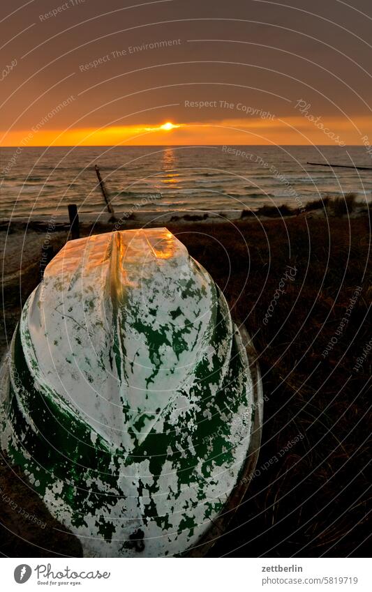 Hiddensee - Fischerboot mit Sonnenuntergang abend dunkel dämmerung feierabend ferien ferne frühling grieben hiddensee horizont insel kloszer mecklenburg meer mv