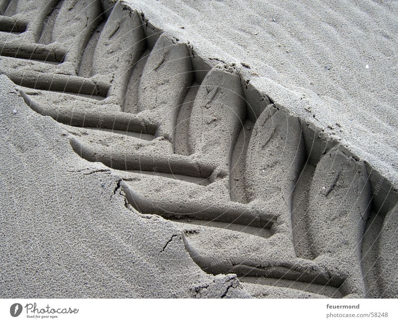plattgebügelt Spuren Muster Stil Strand Sand Traktorspur