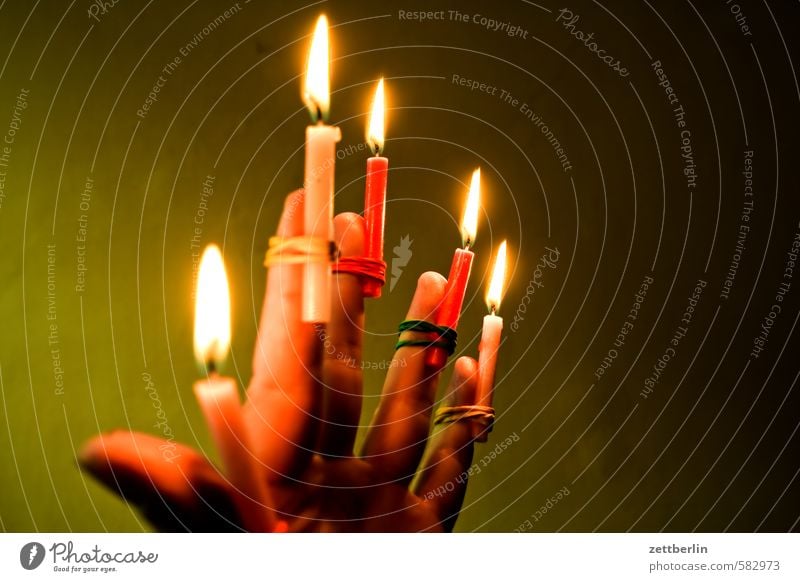 Kerzen Weihnachten & Advent Flamme Kerzenschein Beleuchtung Lampe leuchten wallroth Anti-Weihnachten 5 voll Hand Handballen Illumination erleuchten Finger