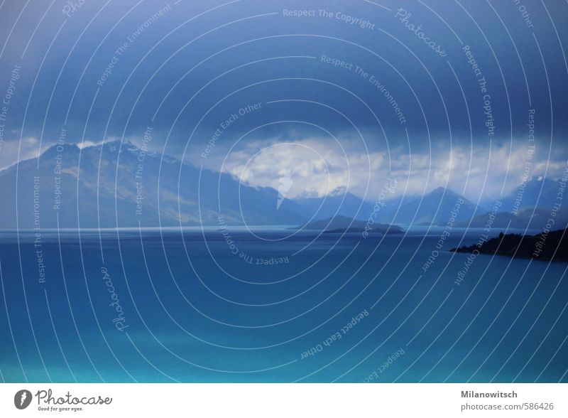 Wetterwechsel Landschaft Wasser Himmel Wolken Gewitterwolken Sommer Unwetter Berge u. Gebirge Seeufer Fjord wandern blau Horizont Idylle Neuseeland Gebirgssee