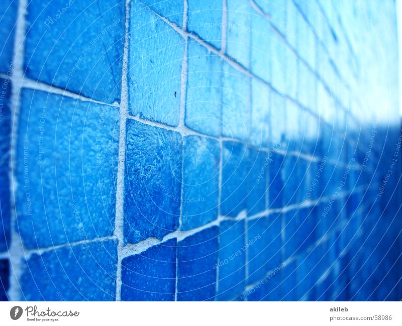 Mosaik (2) hell-blau Außenaufnahme Wand glänzend Quadrat Reflexion & Spiegelung Handwerk Fliesen u. Kacheln Coolness Nahaufnahme Strukturen & Formen Perspektive