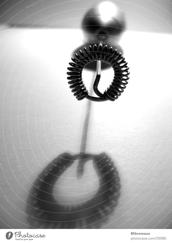 Mein Milchschäumer Elektrisches Gerät Manuelles Küchengerät Schatten Schwarzweißfoto Makroaufnahme Nahaufnahme Detailaufnahme Spirale schäumen rotieren Drehung