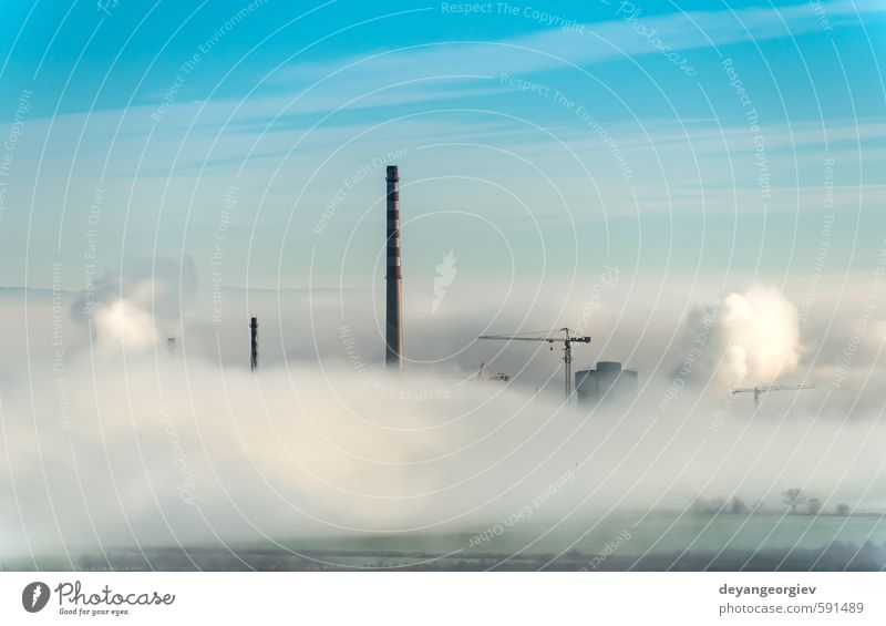 Fabrikschornsteine und Dampfwolken Industrie Technik & Technologie Umwelt Natur Pflanze Luft Himmel Wolken Klima Nebel Stadt Schornstein dreckig blau weiß