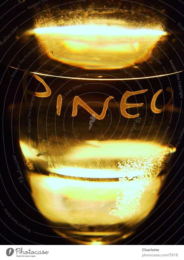 Pineo 1 Wasserglas Licht Lichtbrechung Fototechnik Glas Reflexion & Spiegelung