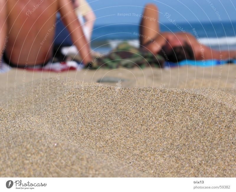 am strand... Strand Meer nah Ferne Unschärfe Mann Mensch braun Korn Gran Canaria Playa del Ingles Physik Sonnenbad Frauenheld Spanier Ferien & Urlaub & Reisen