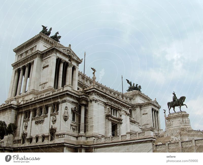 spazieren @ roma Italien schön grau Gebäude Statue Rom Bauwerk Religion & Glaube Wolken historisch Himmel altmodisch blau Architektur