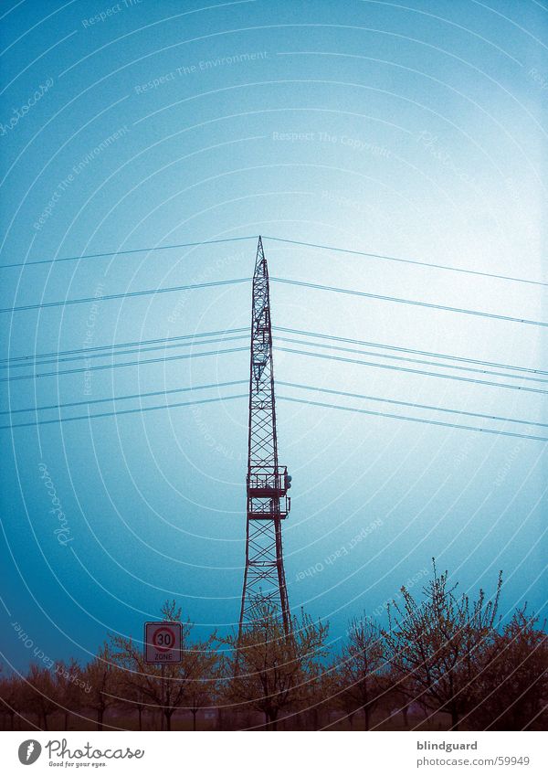 Überlandleitung zur Stromversorgung Strommast 30 Antenne Elektrizität Energiewirtschaft Elektrisches Gerät elektrisch Leitung Hochspannungsleitung Umweltschutz