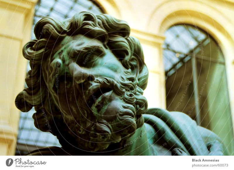 ich bin geneigt zu ... Verzweiflung Paris Louvre grün Kopf Blick Schmerz Traurigkeit
