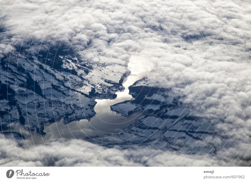 See Umwelt Natur Landschaft Wolken Winter Schnee blau weiß Farbfoto Außenaufnahme Luftaufnahme Menschenleer Tag