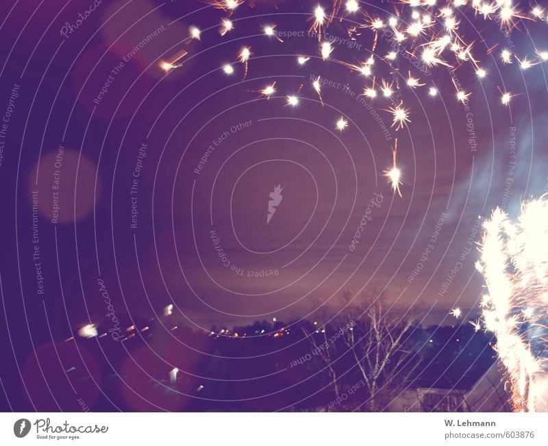Erstes 2014 | Happy New Year Silvester u. Neujahr Feuerwerk Stimmung Vorfreude Freude Farbfoto mehrfarbig Außenaufnahme Experiment Menschenleer Nacht Unschärfe