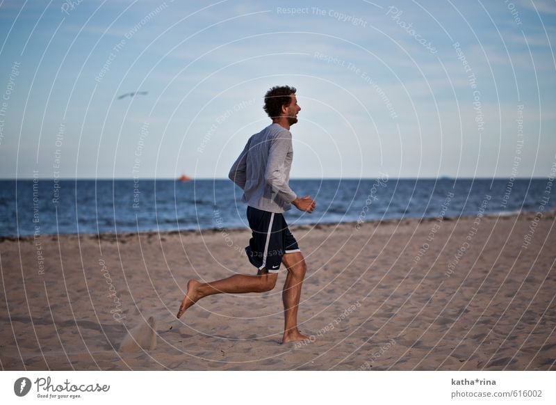 Run! sportlich Fitness Sommer Sommerurlaub Strand Meer Sport Joggen rennen maskulin Junger Mann Jugendliche 1 Mensch 18-30 Jahre Erwachsene laufen muskulös dünn