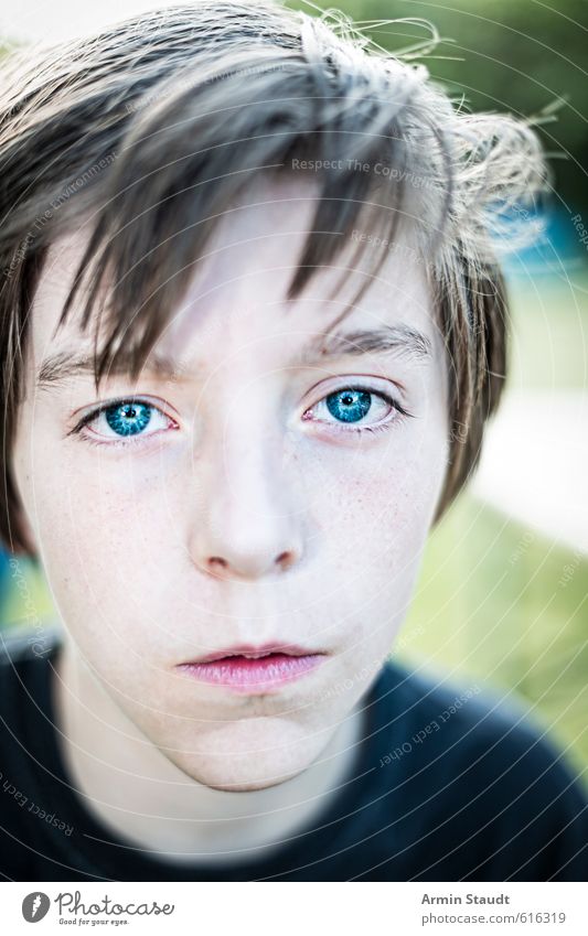 Porträt Mensch maskulin Jugendliche 1 13-18 Jahre Kind Natur einfach schön einzigartig blau Stimmung Willensstärke achtsam Wachsamkeit Selbstbeherrschung
