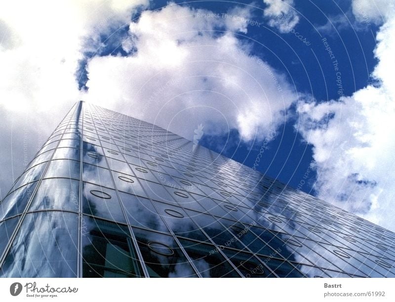 Wolkenfänger Hochhaus Fassade Spiegel Canary Wharf leer Turm Glas Himmel Reflexion & Spiegelung Lücke blau Sonne