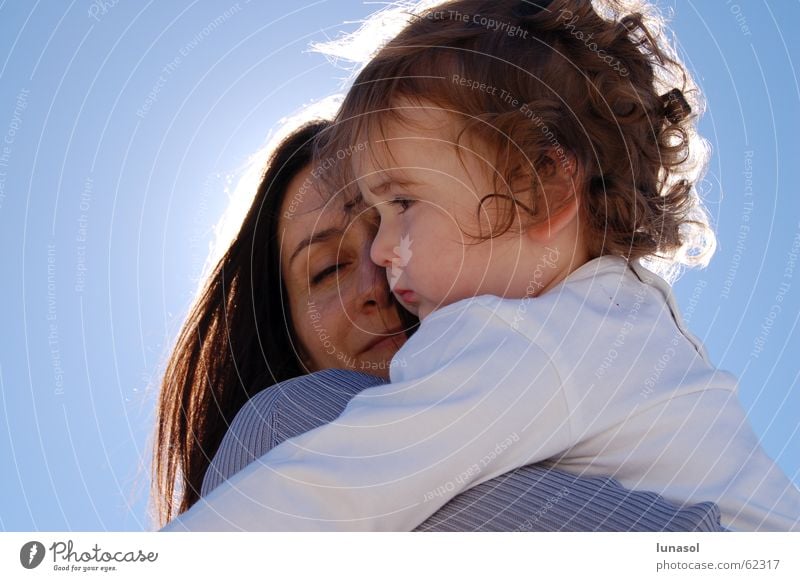 maternal hug Liebe Familie & Verwandtschaft Mensch mother toodler motherhood sunshine child little girl cuddle