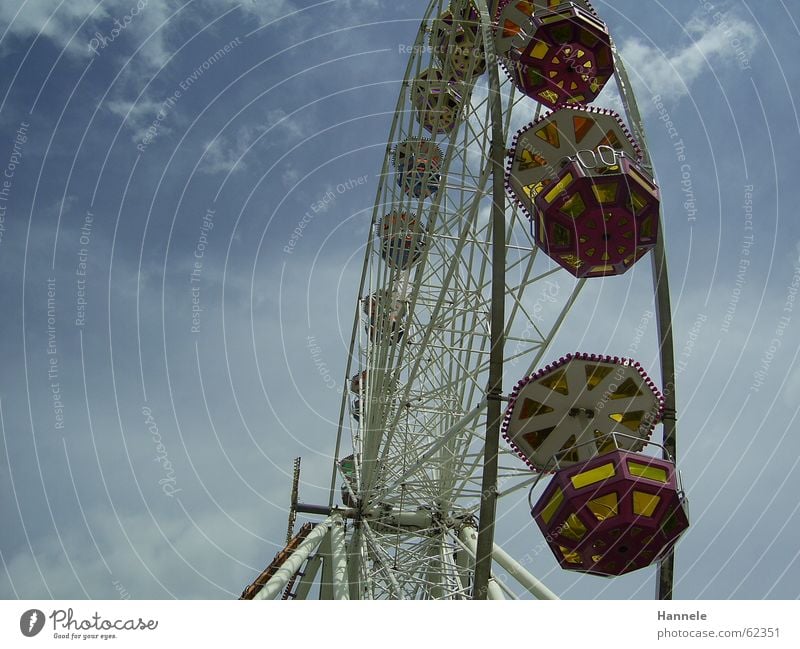 ...muss die Freiheit wohl Grenzenlos sein Wolken Riesenrad Jahrmarkt Stadtfest Himmel Feste & Feiern Freude