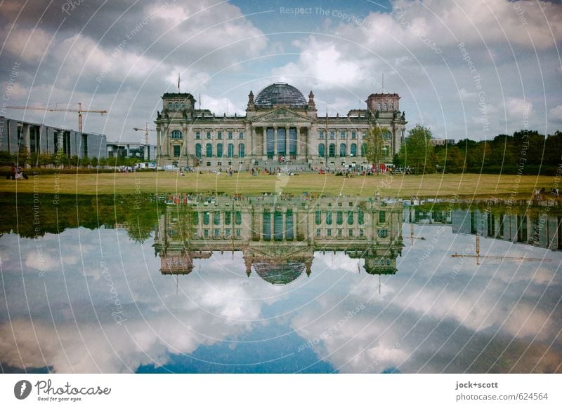doppelter Tag am Reichstag Wolken Tiergarten Hauptstadt Sehenswürdigkeit Wahrzeichen Deutscher Bundestag historisch Macht Einigkeit Politik & Staat Surrealismus