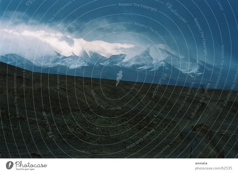 Das Dach der Welt Zukunft dunkel Wolken Grenze Grenzgebiet Nebel Kulisse Horizont Himmel Am Rand Afghanistan Tadschikistan Asien Berge u. Gebirge hills pamir