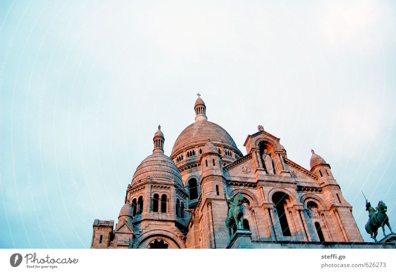 Sacré-Cœur - (sakkre kör) Ferien & Urlaub & Reisen Tourismus Ausflug Sightseeing Städtereise Skulptur Architektur Paris Frankreich Stadt Hauptstadt Stadtzentrum
