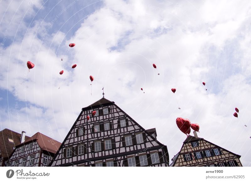 Luftballons am Himmel Schwäbisch Hall Fachwerkhaus Herz Altstadt