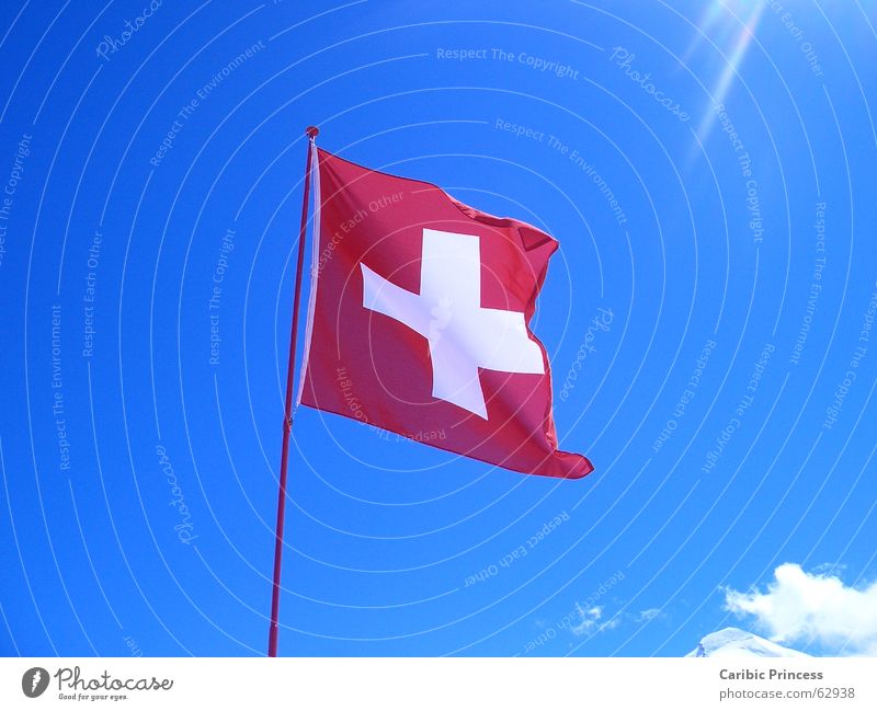 Freiheit des Himmels Schweiz Fahne Sonne Schönes Wetter neutralität
