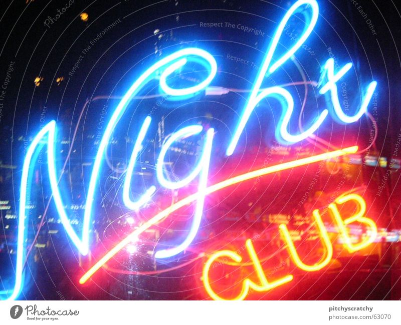 Nightclub Werbung Nacht Party Bar Neonlicht Lokal Licht Stadt Nachtleben hell Gastronomie Leuchtstoffröhre Freude Alkohol Club nightclub leuchtwerbung