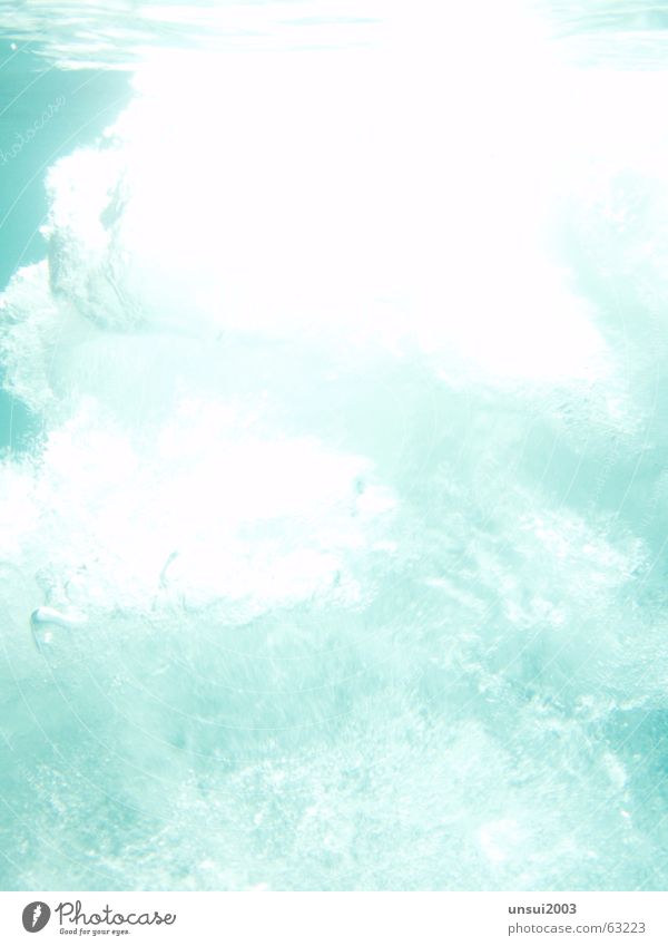 Nixenfurz Bewegung steigend sichtbar nass Druckluft türkis Wasseroberfläche Luftblase tauchen Atem See frisch kalt Außenaufnahme kreidesee aufwärts expansiv
