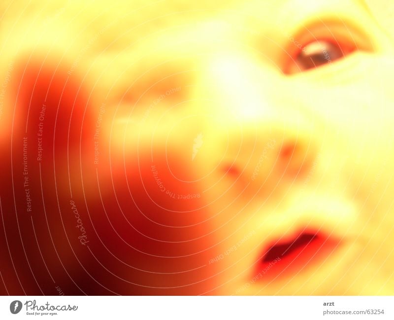 naomi chiara Baby Mädchen süß Porträt erstaunt Gesicht Auge Nase Mund