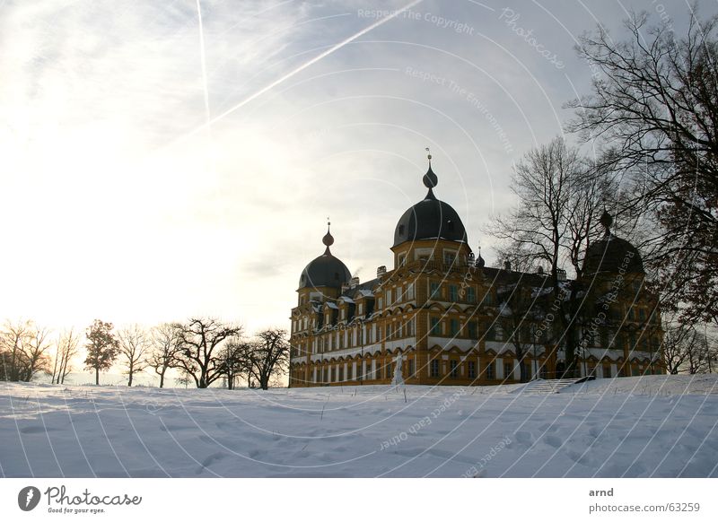 früher vogel schießt das bild Schloß Seehof Bamberg Winter kalt Baum Mauer Gemäuer Wolken Licht Burg oder Schloss Schnee Himmel Sonne Morgen