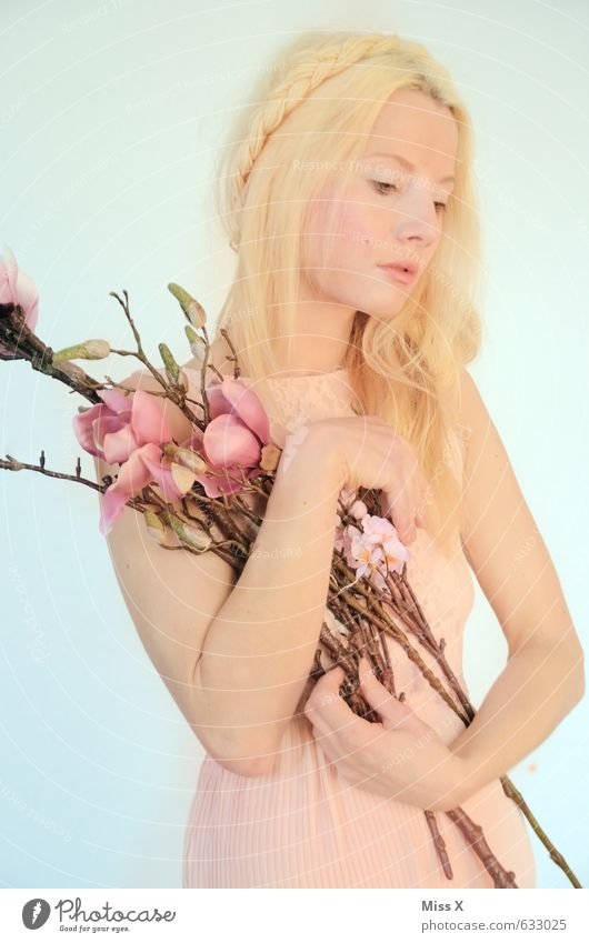 love love love schön Mensch feminin Junge Frau Jugendliche 1 18-30 Jahre Erwachsene Frühling Blume Blüte Kleid Haare & Frisuren blond Gefühle Stimmung