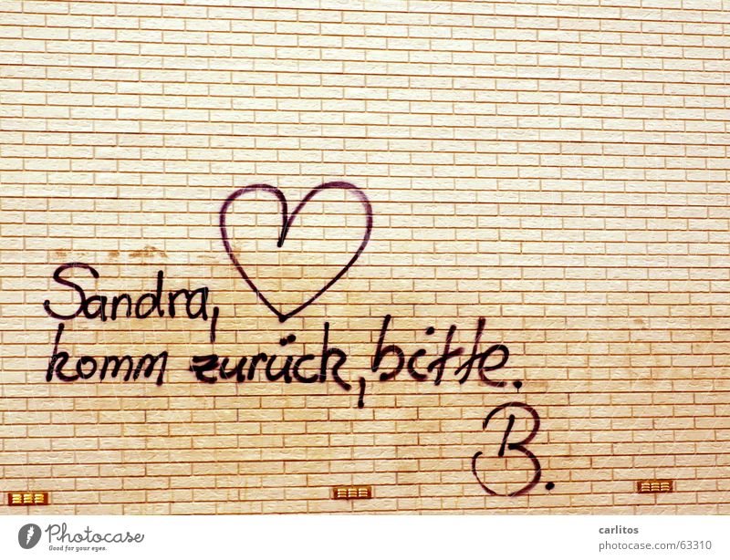 Graffito an der Klinkerwand | Trennung, Scheidung ... Mensch Mauer Wand Backstein Graffiti Herz Gefühle Liebeskummer Einsamkeit Reue Liebesaffäre Spray Abschied