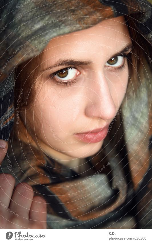 Johanna V Junge Frau Jugendliche Körper 18-30 Jahre Erwachsene Schal Kopftuch brünett schön braun Akzeptanz Vertrauen Identität braunes Auge Gesicht Farbfoto