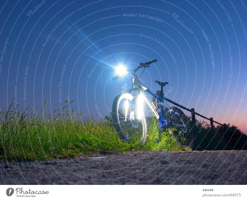 NightRider Nacht Fahrrad Mountainbike Licht Strahlung Kathoden Langzeitbelichtung grün Farbverlauf Sommer Rostock Futurismus Sport Freizeit & Hobby freeride