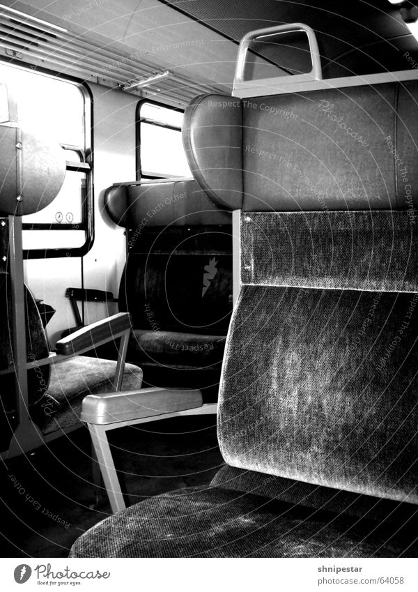 Es fährt ein Zug nach Nirgendwo... Eisenbahn Bielefeld Ferien & Urlaub & Reisen Einsamkeit genießen ruhig Erholung leer Zugabteil Sommer Fenster old-school db