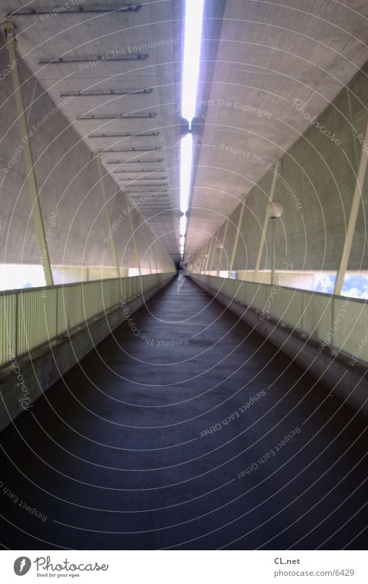 Tunnel 2 fahren Beton Brücke Geländer laufen