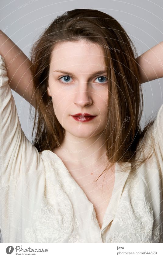 Laetitia schön Haare & Frisuren Lippenstift Gesundheit harmonisch Wohlgefühl Zufriedenheit feminin Junge Frau Jugendliche brünett langhaarig Erotik