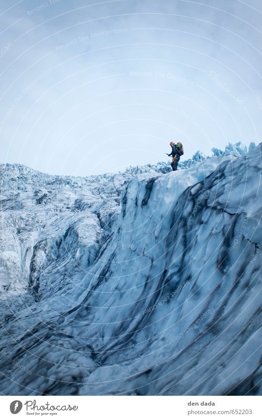 Ice climbing Vatnajökull Nationalpark Iceland Sport Wintersport Sportler Klettern 1 Mensch 30-45 Jahre Erwachsene Landschaft Klimawandel Eis Frost Schnee
