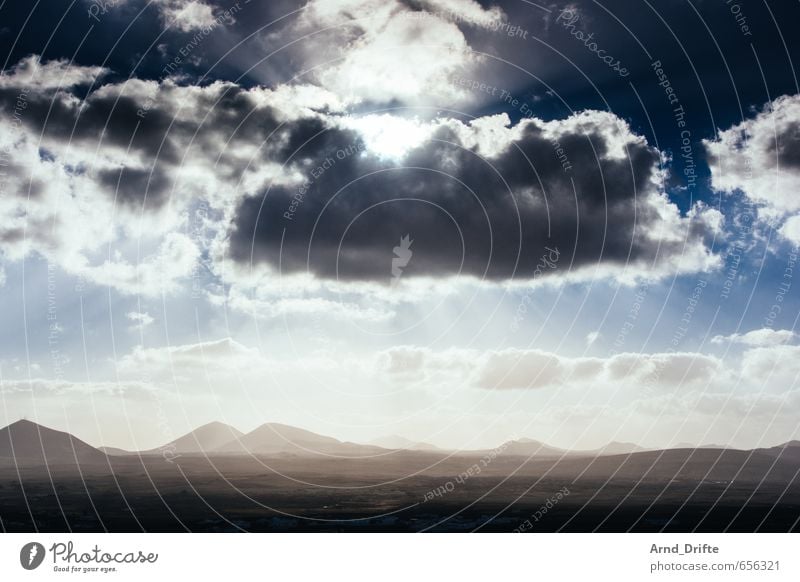 Lanzarote Ferien & Urlaub & Reisen Tourismus Ausflug Ferne Freiheit Sightseeing Sommer Meer Insel Berge u. Gebirge Natur Landschaft Erde Himmel Wolken Sonne