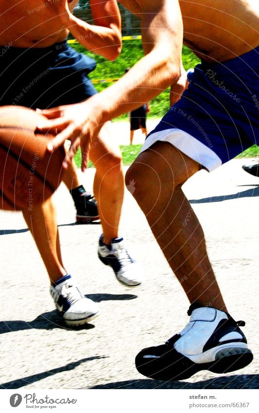 2 fast 4 u Spielen Ballsport Geschwindigkeit beweglich Schuhe streetball Basketball Sport Bewegung move Dynamik
