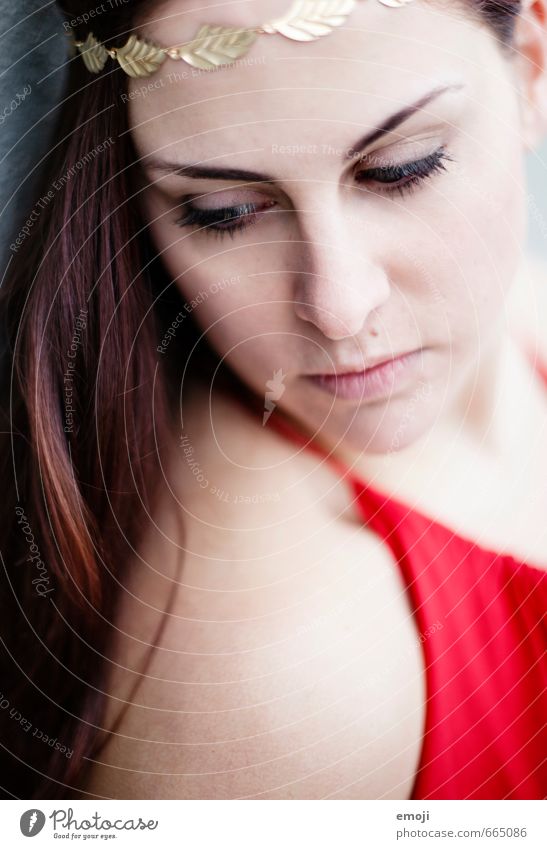 greek feminin Junge Frau Jugendliche Erwachsene Gesicht 1 Mensch 18-30 Jahre schön einzigartig rot nachdenklich Farbfoto Außenaufnahme Nahaufnahme Tag