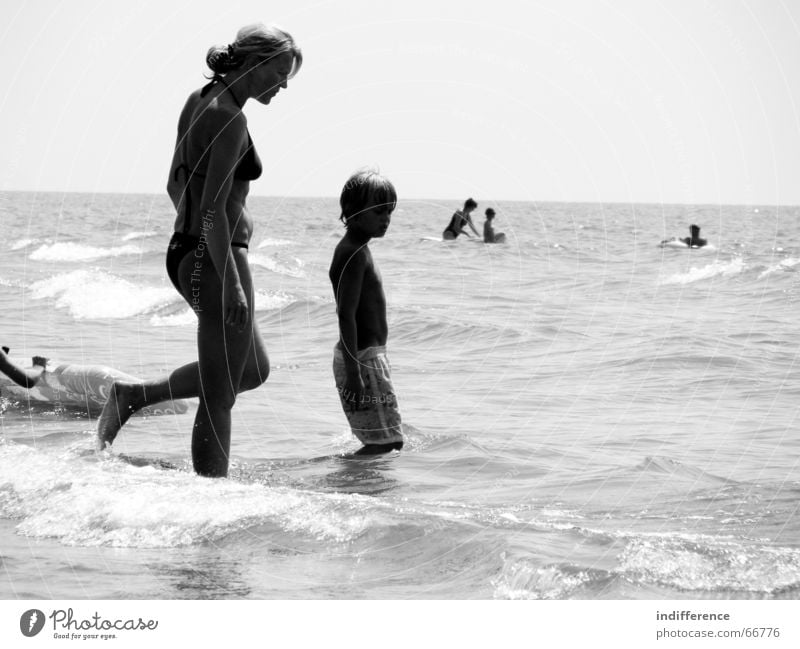 Mother and Son Strand Sommer Familie & Verwandtschaft Italien mother child sea tuscany