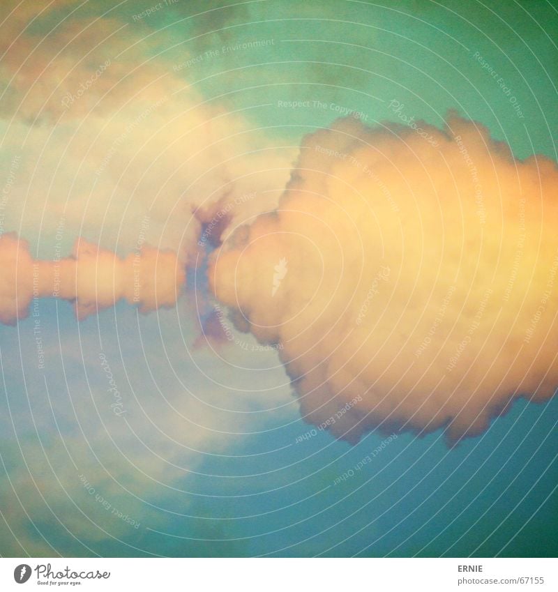 PseudokunstWolke Wolken dramatisch mehrfarbig grün authentisch falsch Farbe blau Himmel Digitalfotografie uiuiui symetisch irgentwas von mir Detailaufnahme
