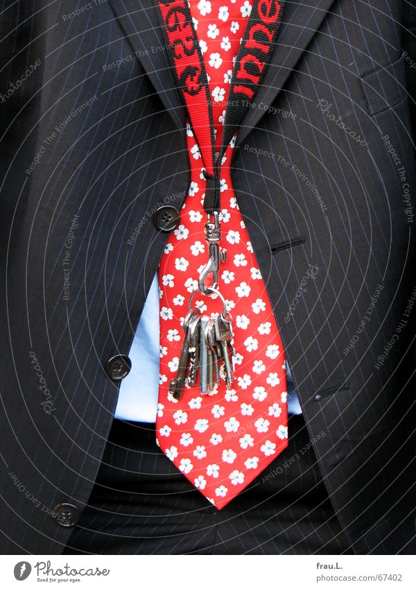 mein Nachbar Hausschlüssel außergewöhnlich Krawatte Blume Muster Schlüssel Anzug Nadelstreifen Feierabend Hemd Hose Geschäftsleute Freundlichkeit Mut